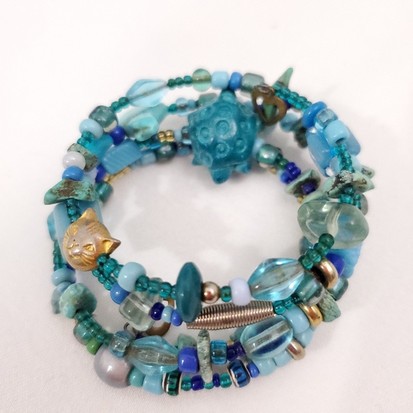 Coil Beaded Teal & Gold Bracelet - Picture 4 of 5